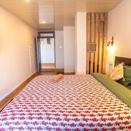 דרג'ילינג Monratino Himadrie -2 Mins Walk From Mall Road - All Rooms Have Kanchenjunga Mountain View מראה חיצוני תמונה