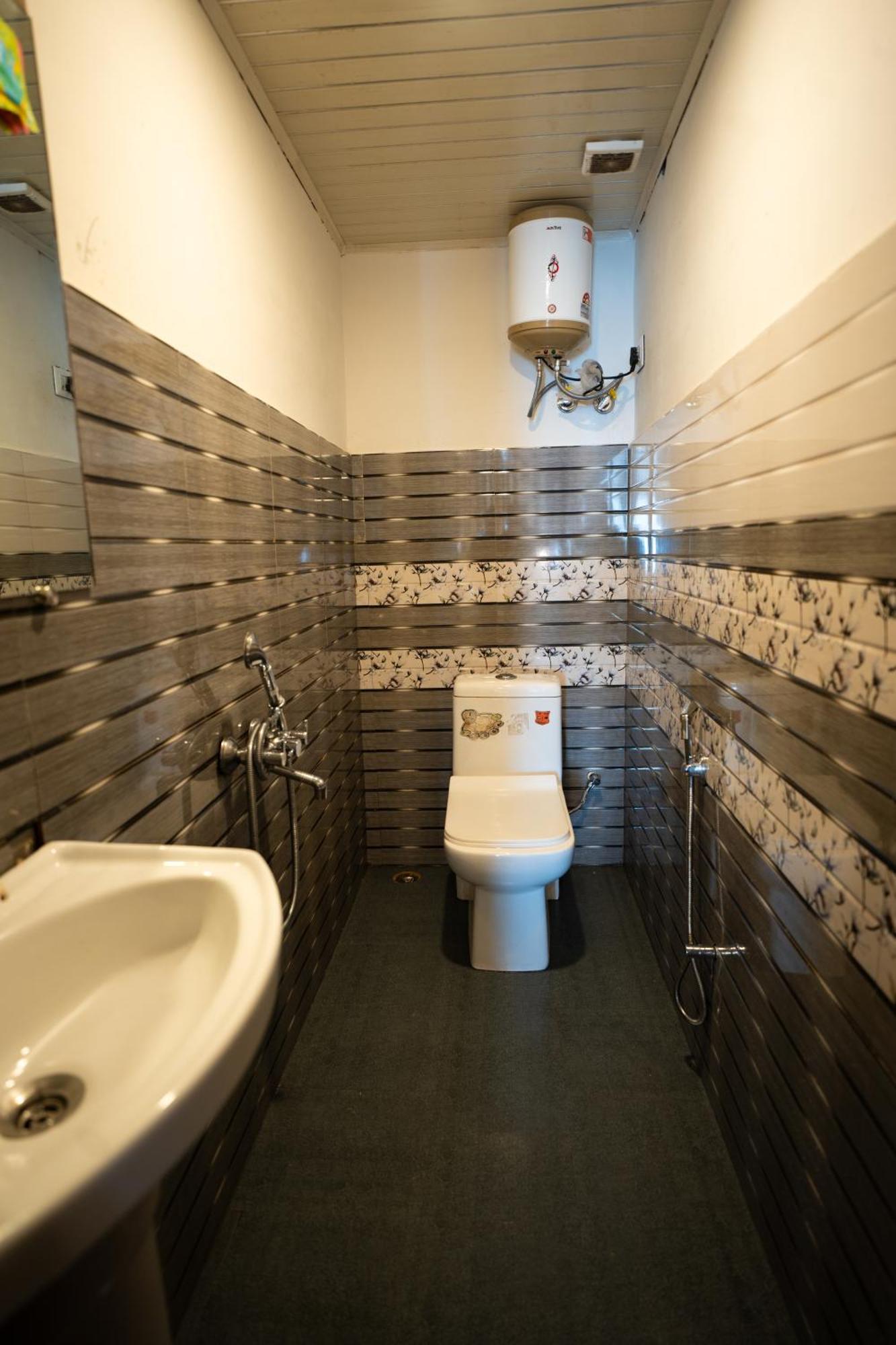 דרג'ילינג Monratino Himadrie -2 Mins Walk From Mall Road - All Rooms Have Kanchenjunga Mountain View מראה חיצוני תמונה