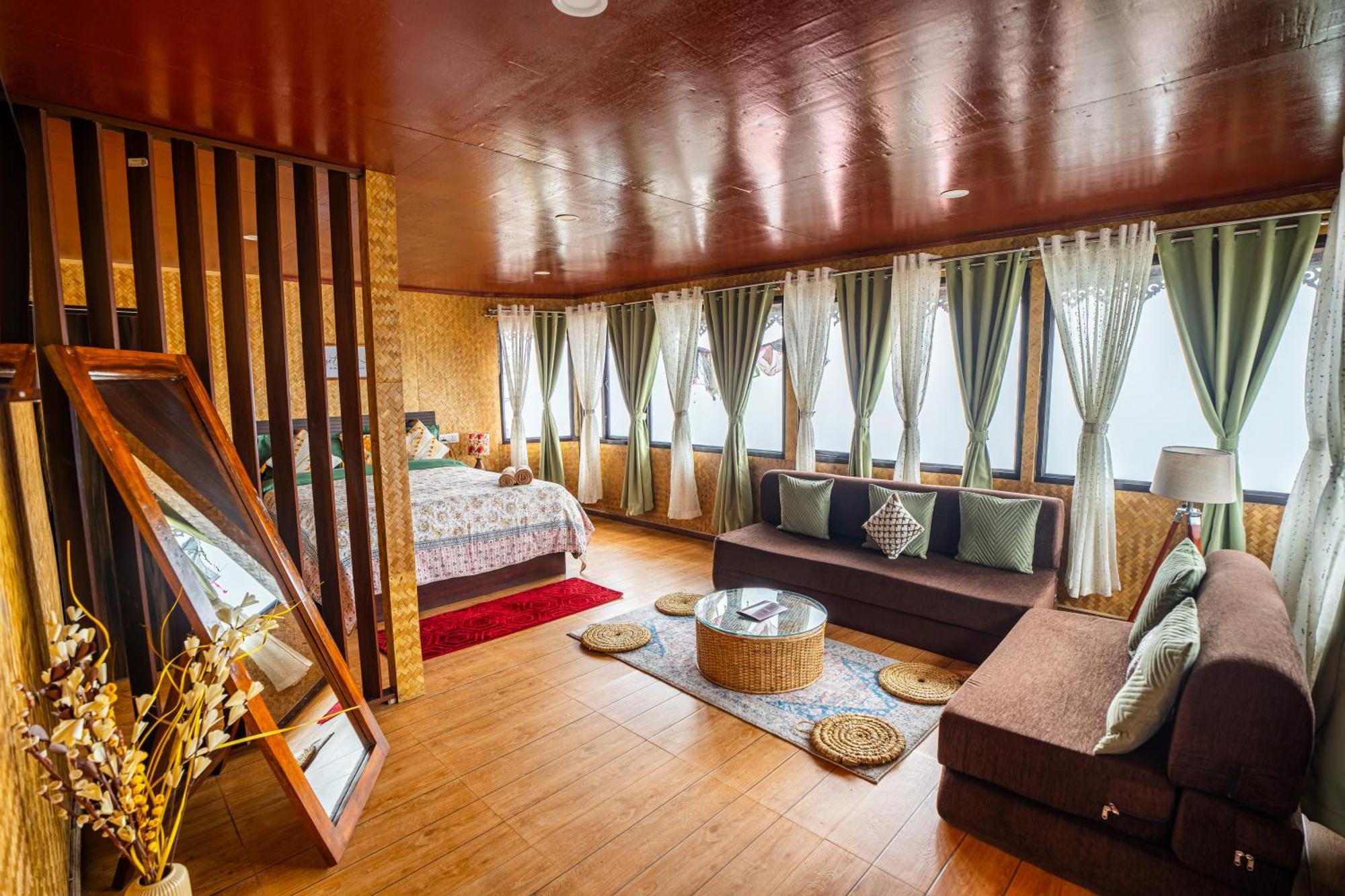 דרג'ילינג Monratino Himadrie -2 Mins Walk From Mall Road - All Rooms Have Kanchenjunga Mountain View מראה חיצוני תמונה