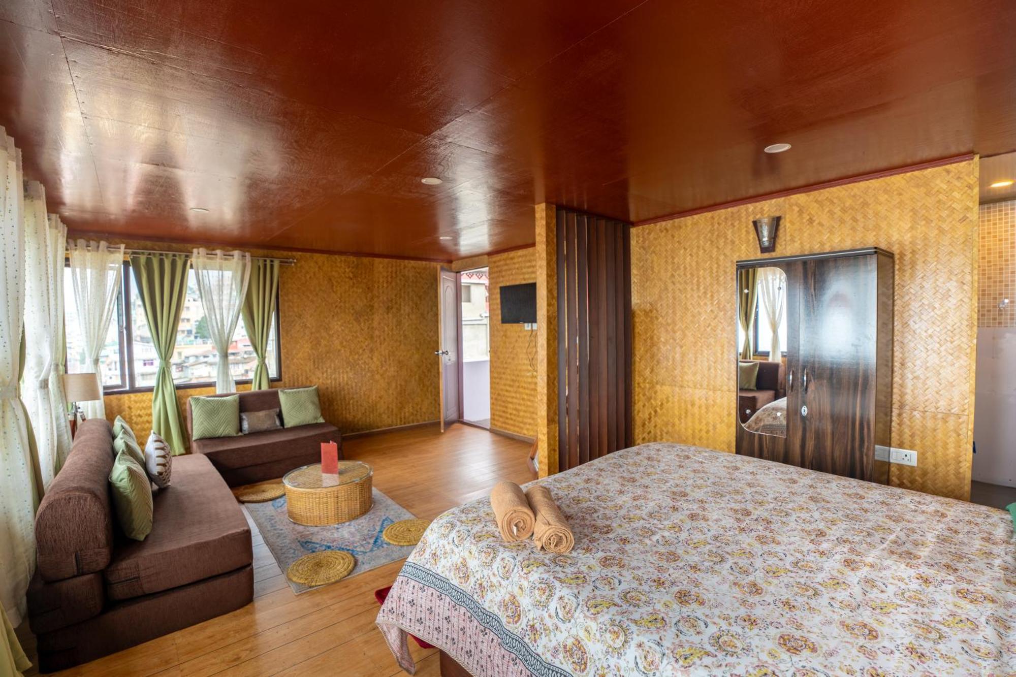 דרג'ילינג Monratino Himadrie -2 Mins Walk From Mall Road - All Rooms Have Kanchenjunga Mountain View מראה חיצוני תמונה
