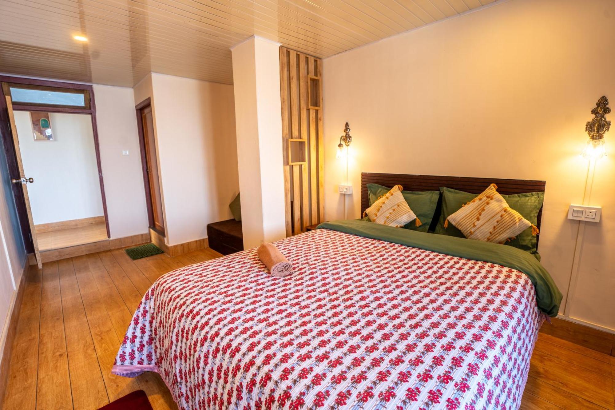 דרג'ילינג Monratino Himadrie -2 Mins Walk From Mall Road - All Rooms Have Kanchenjunga Mountain View מראה חיצוני תמונה